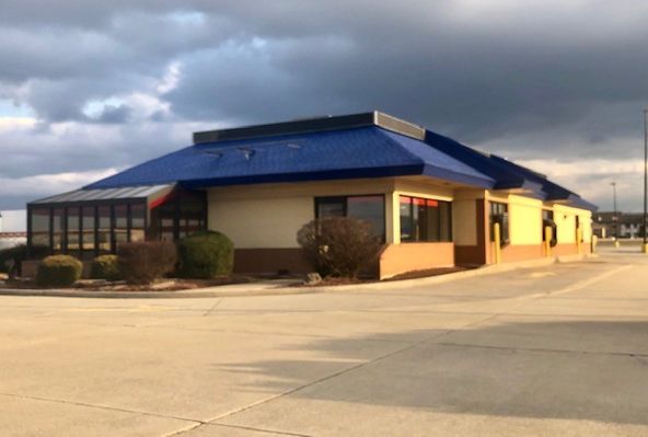 1503 Woodlawn Rd, Lincoln, IL 62656
